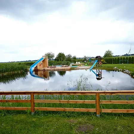 Semesterbostad Domki Nad Jeziorem *